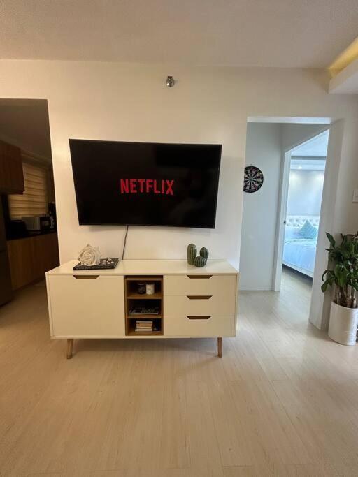 Modern Oasis: Pool + Netflix Apartman Manila Kültér fotó