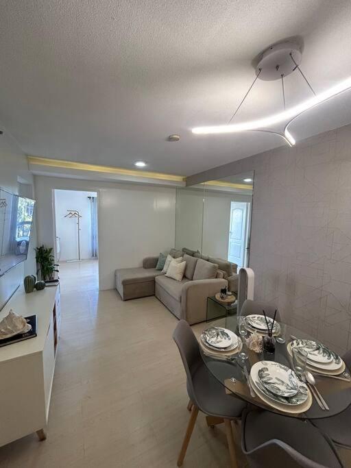 Modern Oasis: Pool + Netflix Apartman Manila Kültér fotó